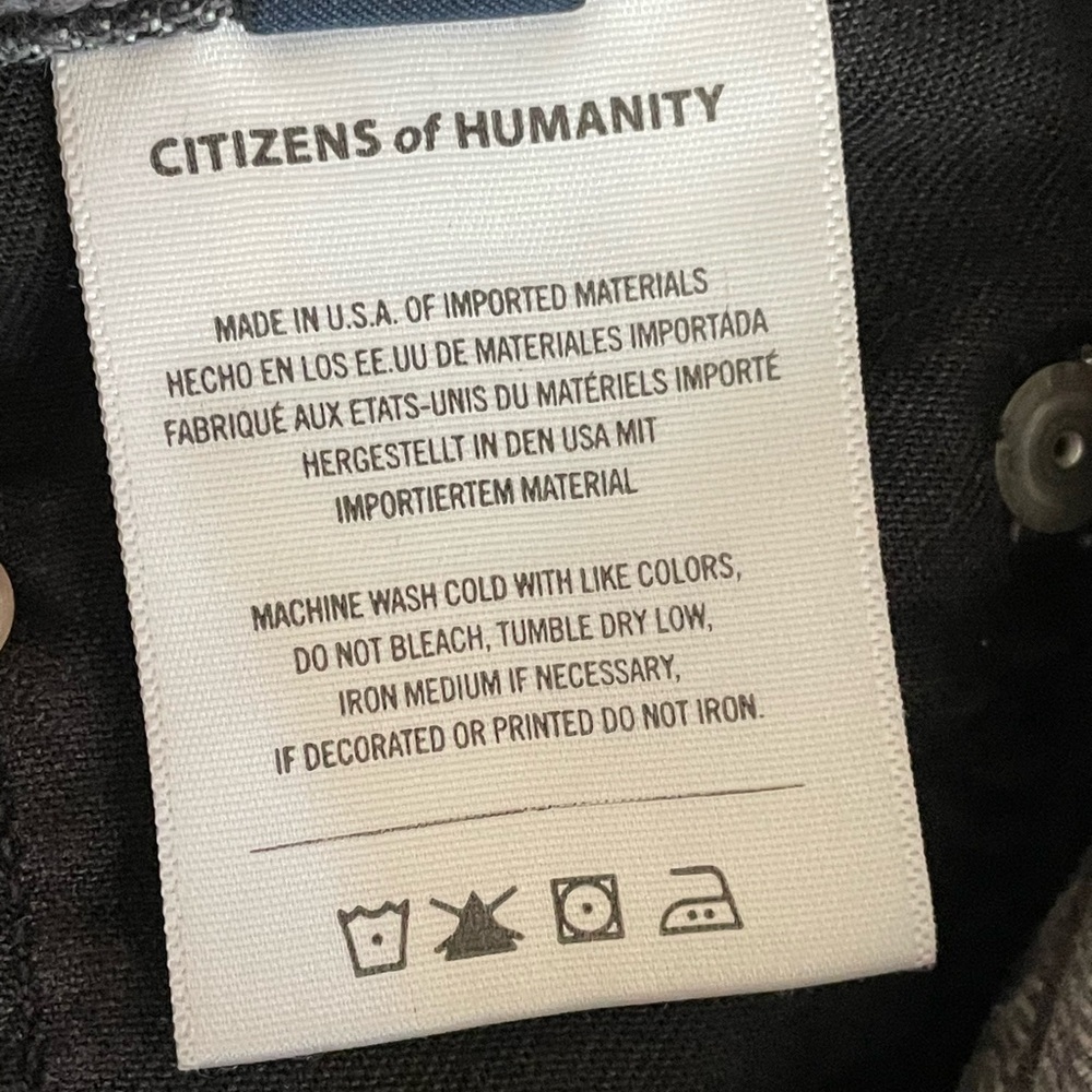 Citizens of Humanity Jean shorts (med length) Size 24 - Picture 10 of 10